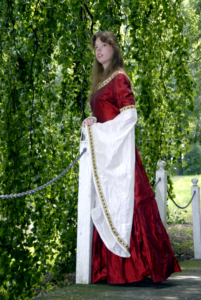 2008 ~ Photo-shoot with self made dress, made with historical sewing pattern. Photo: Wim van Wel, retouch: Linny l'a Vanté